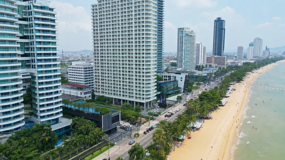 Boutique Condo Bang Tao vs Mass-Market Projects Jomtien: Where Is More Profitable in 2026