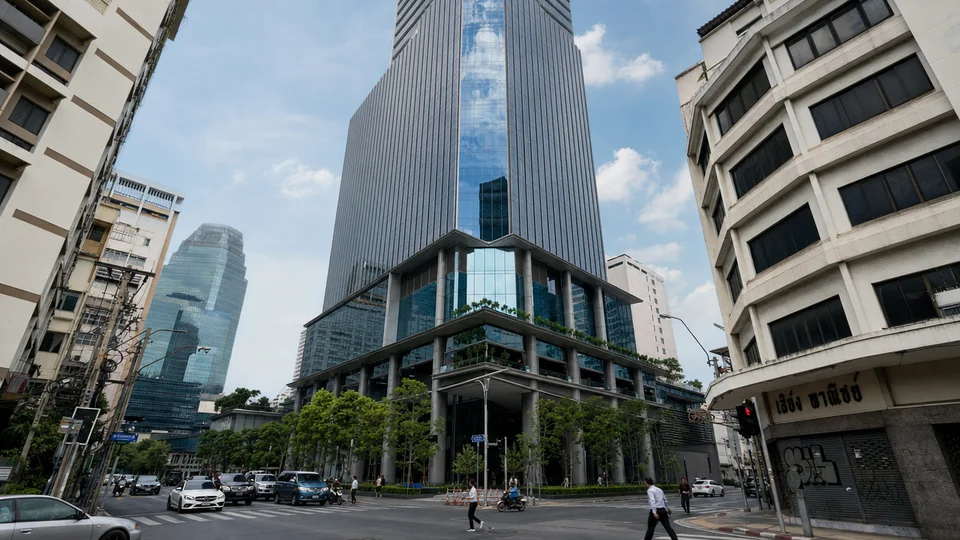 Bangkok: 600,000 sqm of New Offices Pushing Old Buildings Toward Modernization